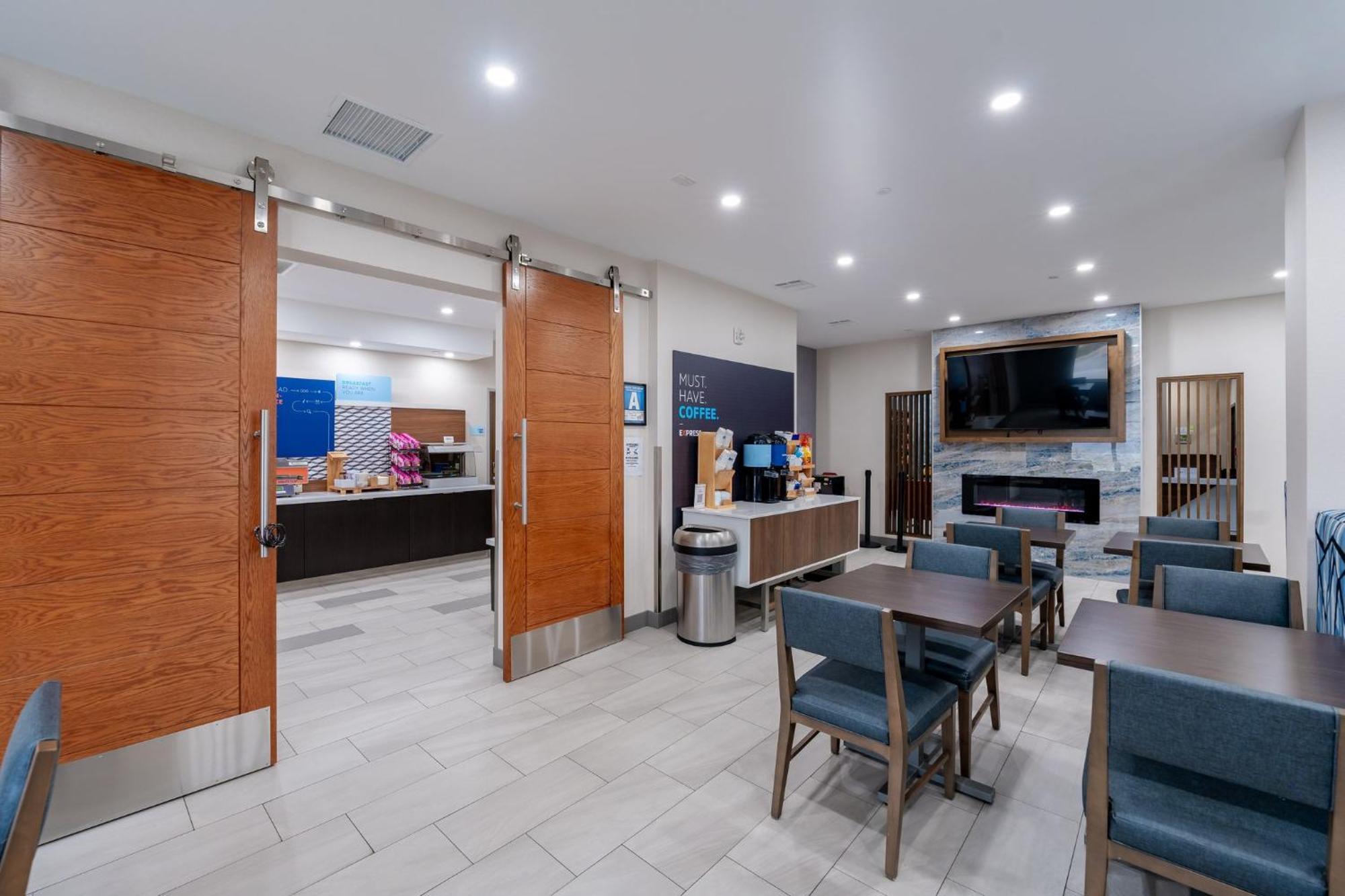 Holiday Inn Express & Suites Frazier Park By Ihg Lebec Exterior foto
